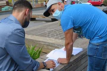 Concentración a las puertas de los juzgados de Telde por una ley antiokupas/TA.